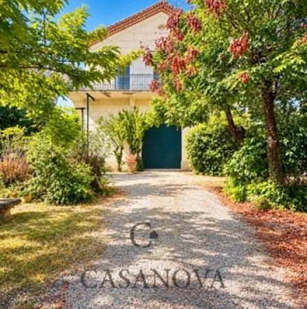 Maison 8 pièces 195 m²