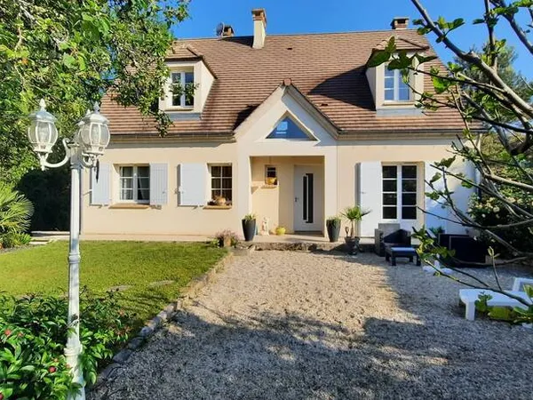 Maison 8 pièces 165 m²