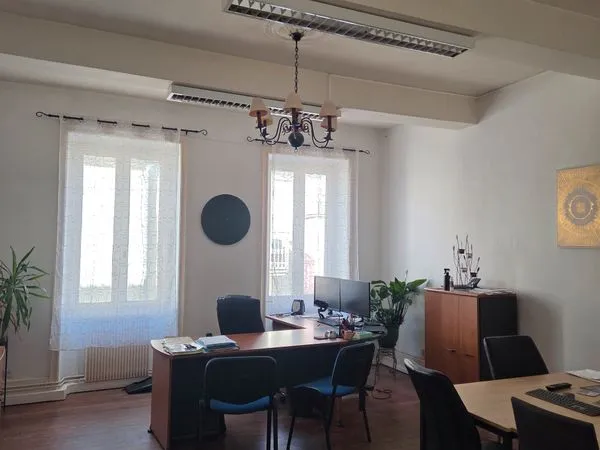 Appartement 136 m2 T6 à louer, centre Montélimar