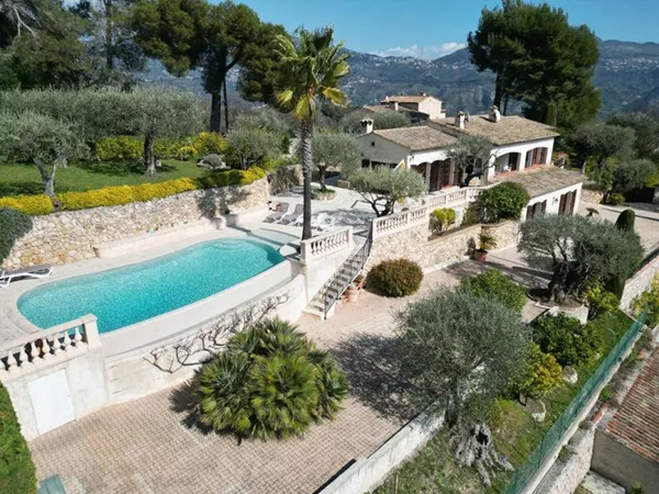 ** SOUS OFFRE ACCEPTÉE ** SI vous souhaitez acheter, vendre ou investir, contactez-moi sans plus att