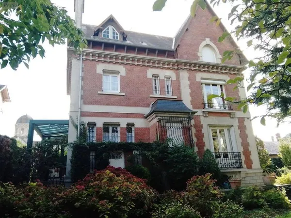Maison 8 pièces 201 m²