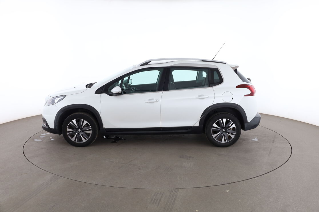 Peugeot 2008 1.2 PureTech Allure — photo 2
