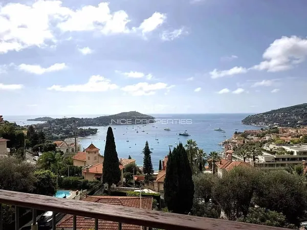 RARE - APPARTEMENT 2 CHAMBRES AVEC VUE MER PANORAMIQUE & JARDIN PRIVATIF