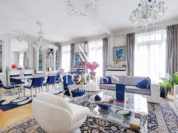 Appartement 6 pièces 214 m²