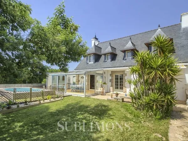 Maison T5 de 140 m² sur terrain de 1439 m² au Hézo