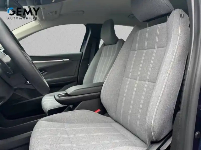 Renault Megane e-tech ev40 130ch standard charge — photo 9