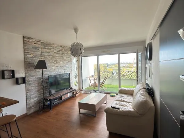 Appt T2 Meublé 42m² -balcon / parking -Quartier 2 Lions
