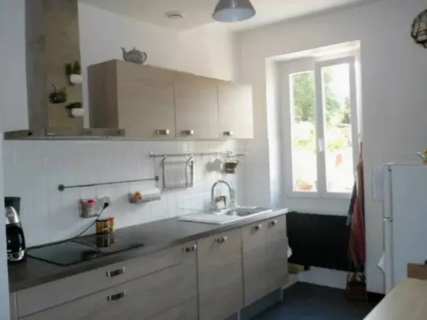 Apparemment F3 dans maison de village 60m²