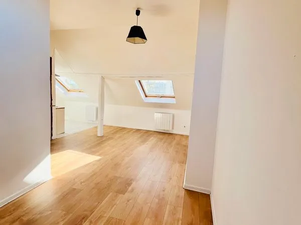 à louer - studio mansardé 28 m² - livry-gargan
