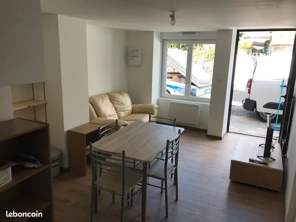 Maison de bourg en T2 meublé et équipé