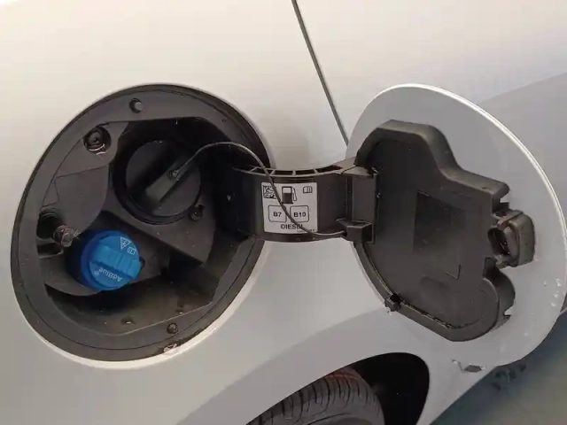 Renault Clio blue dci 100 ch gsr2 — photo 19