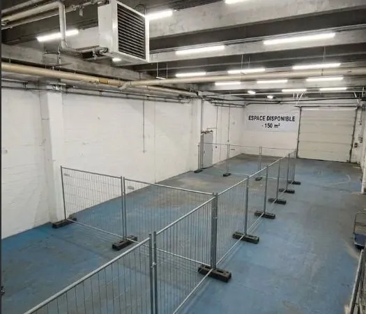 Local de stockage 150 m² — Morangis (91) — quais de chargement, accès PL