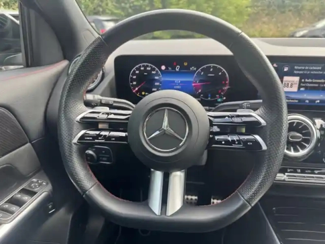 Mercedes Gla 200 d amg line — photo 11