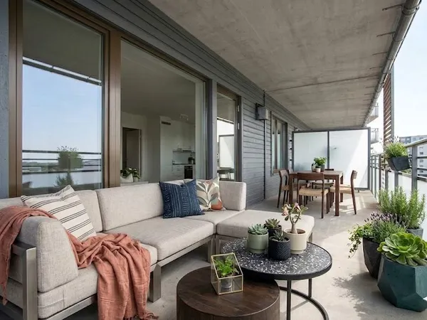 LUMINEUX - ÉTAGE ÉLEVÉ  GRAND EXTERIEUR DE 33 m²