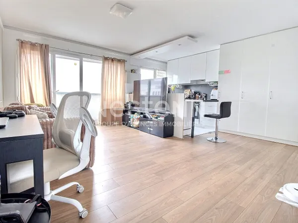 Appartement Courbevoie 2 pièces 53 m2 - TRANSPORTS - COMMERCES - DPE D - SANS VIS-A-VIS - LUMINEUX