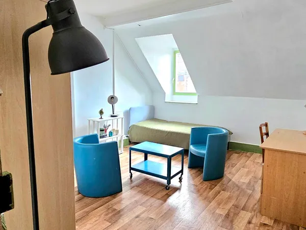 Loue chambre meublée