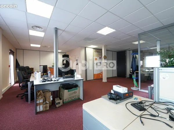 Bureau 58 m²