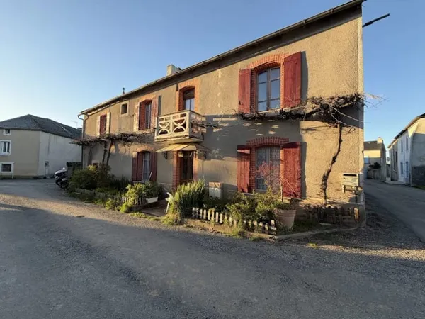 Maison 8 pièces 247 m²
