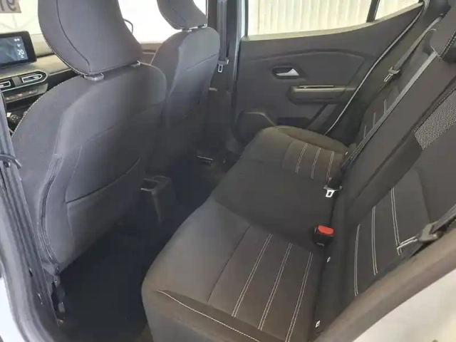 Dacia Sandero sce 65 — photo 15