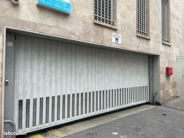 Garage ferme place de parking