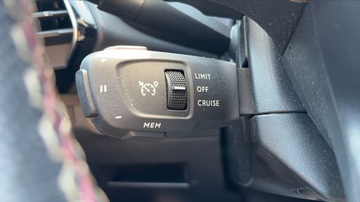 DS DS7 Crossback 2.0 BlueHDi 180 EAT8 - Performance Line + – 2020 – 130464 km – Diesel – Boîte Automatique — photo 7