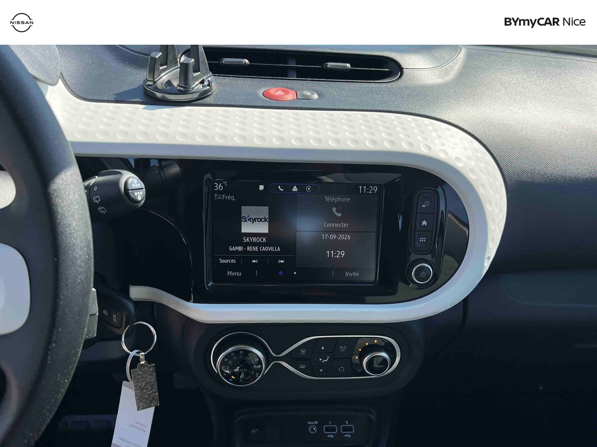 Renault Twingo III SCe 65 — photo 16