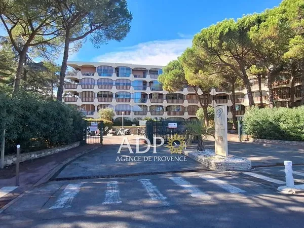 Parking 13 m²