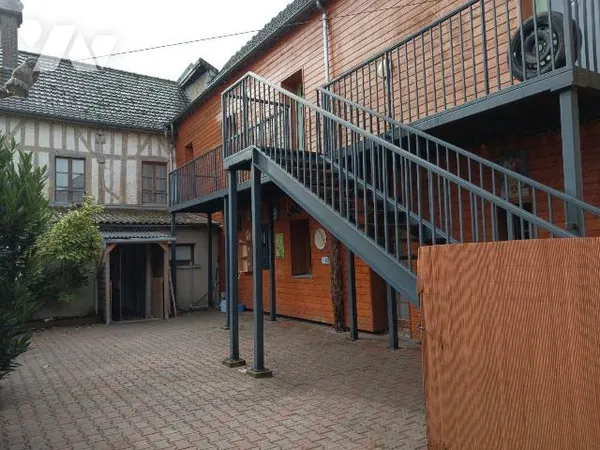 Commerce 660 m²