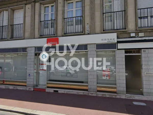 Local commercial à louer de 120 m² au Parc Saint-Cyr à Elbeuf