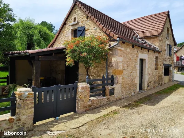 Charmante maison meublée en pierres