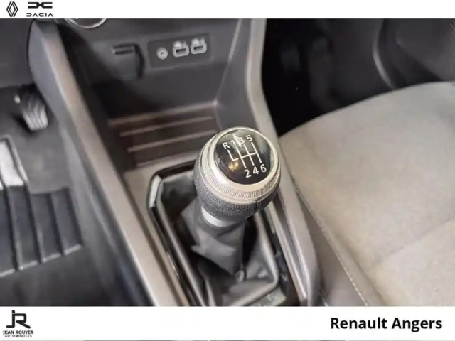 Renault Clio 1.5 blue dci 100ch evolution - 24 auto ecole — photo 6
