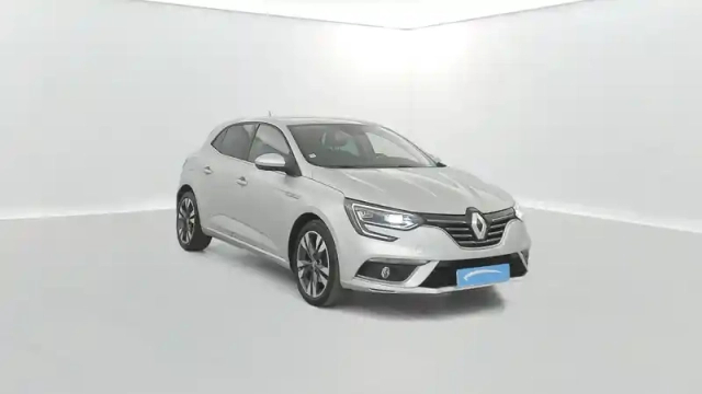 Renault Megane mégane iv berline tce 140 energy — photo 17
