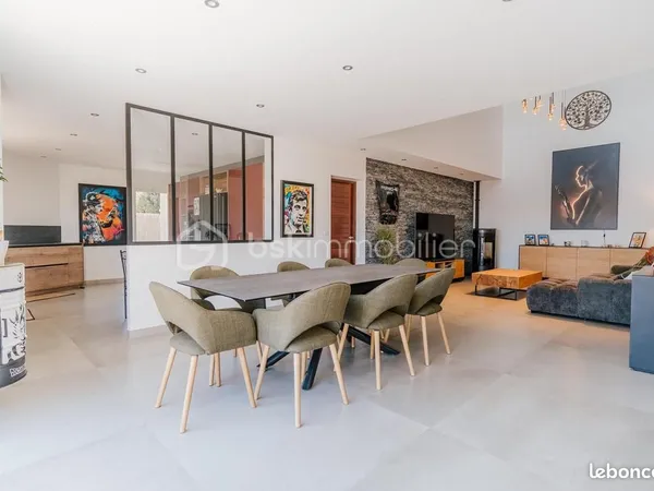 Villa 6 pièces 180 m²