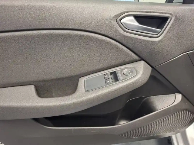 Renault Clio blue dci 85 — photo 16