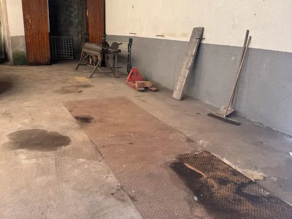 Hangar à louer 120 mètres carrés