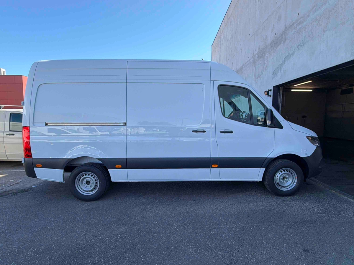 Mercedes SPRINTER FGN 311 CDI 37 3.5T RWD — photo 6