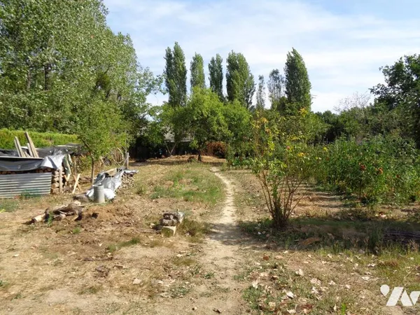 Terrain 869 m²