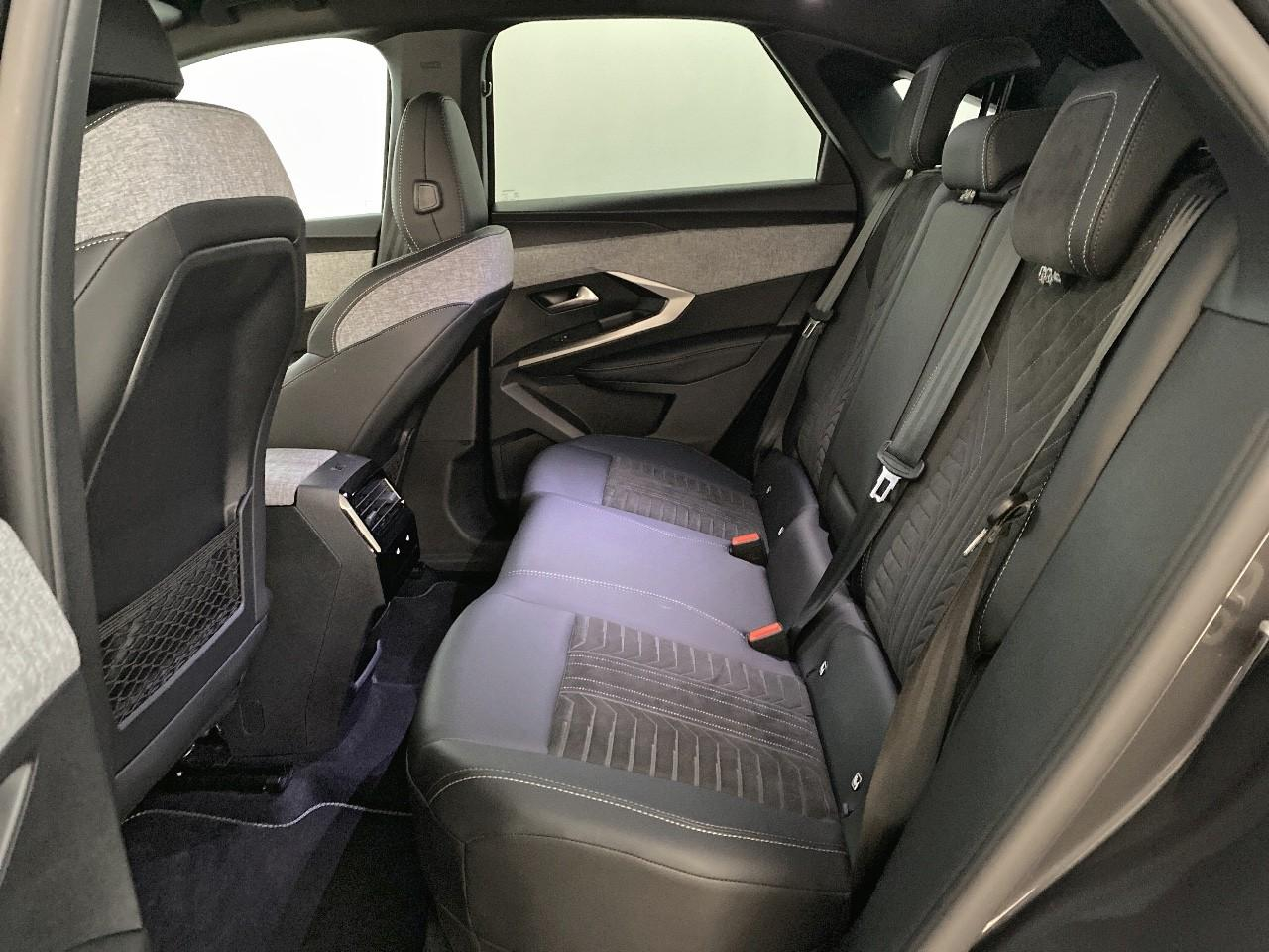 Peugeot 3008 hybrid 145 e-dcs6 gt — photo 10