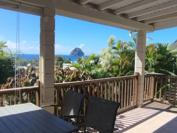 Maison F2 vue rocher à 300M de la plage