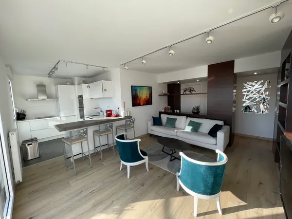 Loue appartement 63m² Colombes - Location courte durée (2 à 9 mois) meublé avec balcon dans résidenc