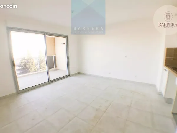 Studio 1 pièce 26 m²