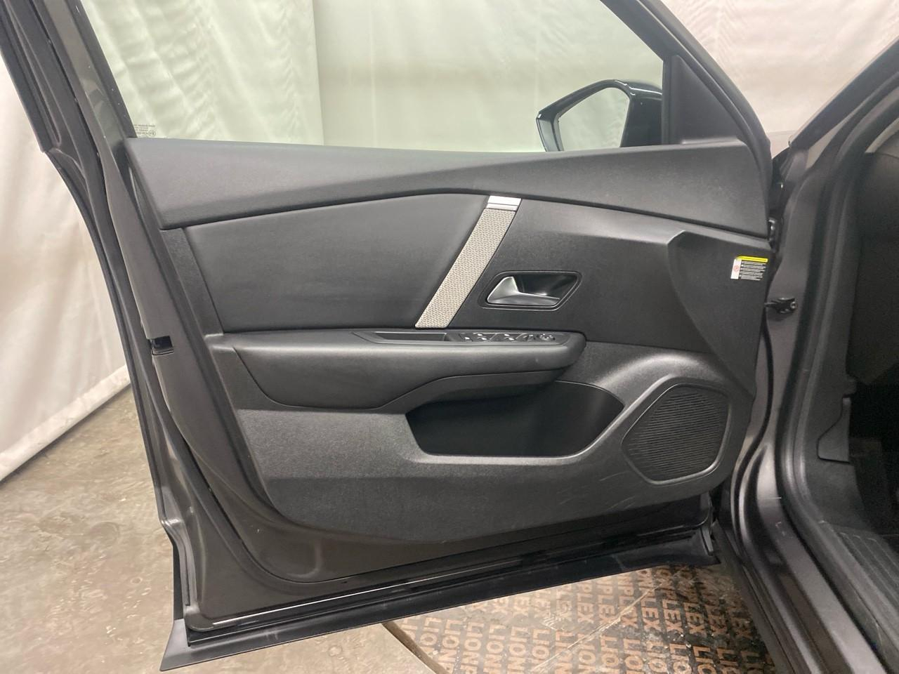 Citroën C4 bluehdi 130 s&s eat8 c-series — photo 26