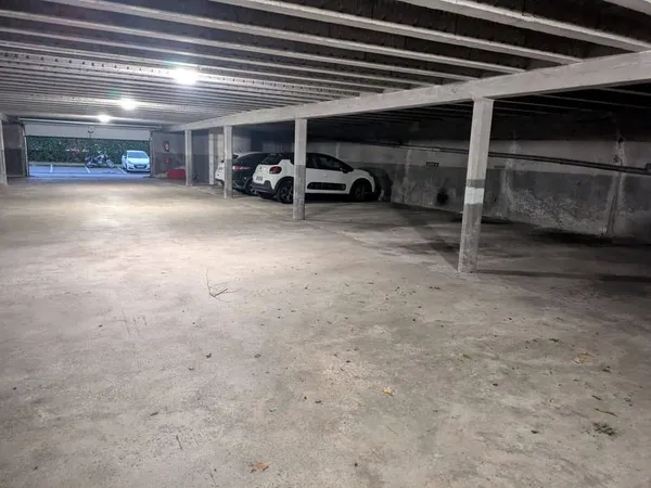 Parking 12 m²
