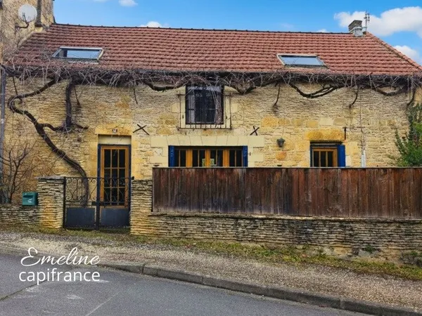 Maison de bourg avec jardinet et studio indépendant
