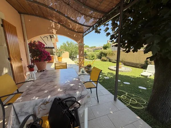 Entre Montpellier et Nimes , sur la commune de GALARGUES Vil