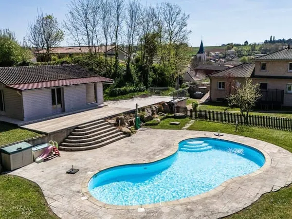 Maison 9 pièces 225 m²