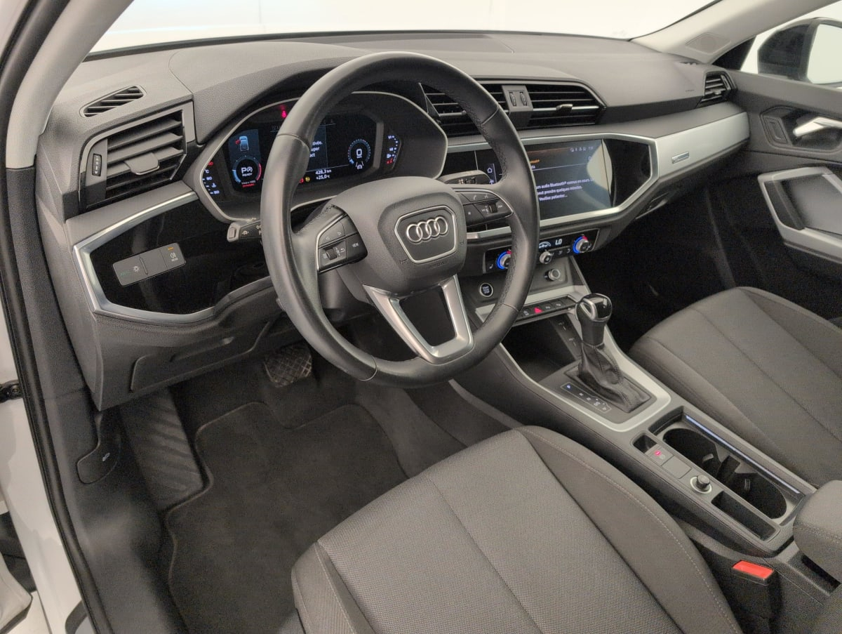 Audi Q3 Sportback — photo 15