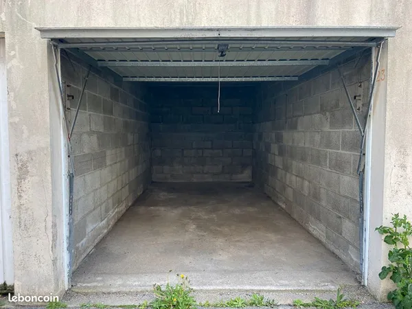 Parking/box RENNES