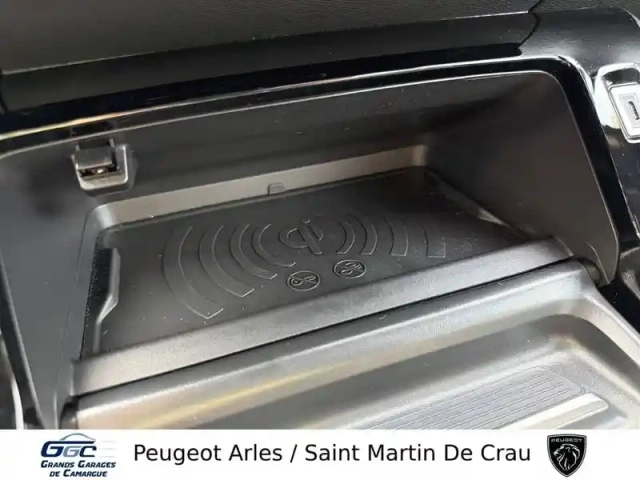 Peugeot 2008 hybrid 145 e-dcs6 — photo 23