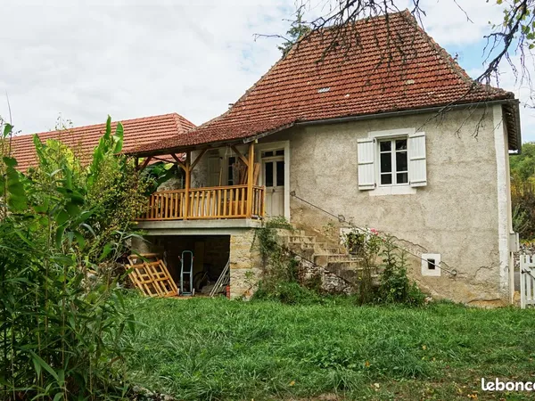 Maison quercynoise en pierre à rénover - Jardin & Parking - Proche Figeac